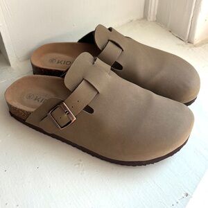 Amazon off brand Birkenstocks size 38 (fits like a 7)